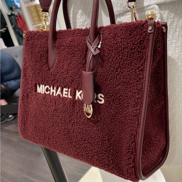 Michael Kors Medium SHEARLING MIRELLA Tote
Shoulder Bag Sherpa 
Oxblood 
NWT - Picture 5 of 16